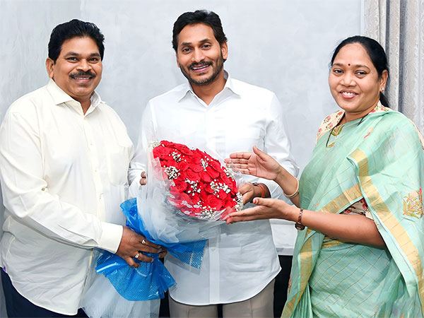 Mekathoti-Sucharita-Husband-Dayasagar-YS-Jagan