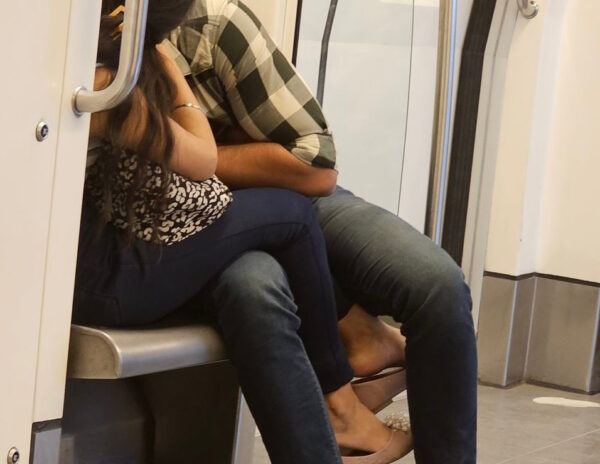 Metro Kissing