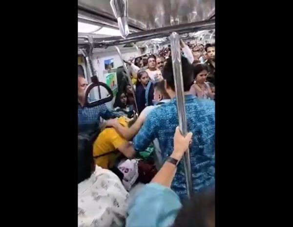 Metro Viral Coach Fight Video