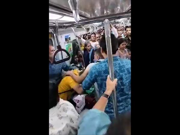 Metro-Viral-Coach-Fight-Video