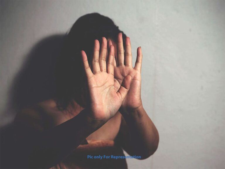 Minar-Girl-Rape