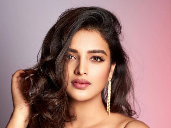 Nidhhi Agerwal