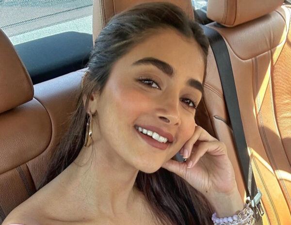 Pooja Hegde Selfie Sunday