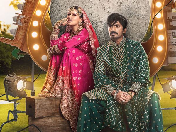 Kangana Diverts Bad Reviews As Movie Mafia Propaganda