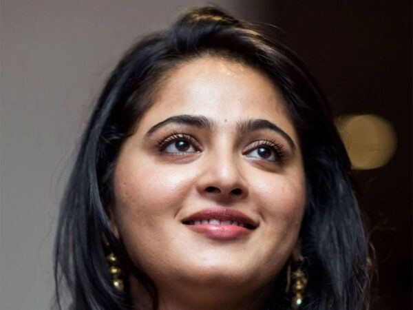 Anushka-Shetty-UV-Creations