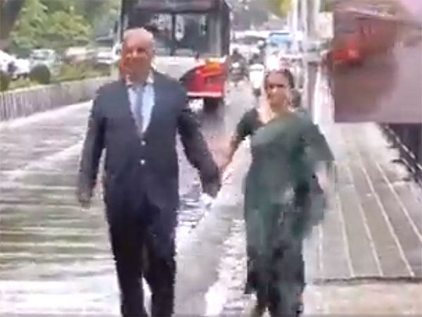 Elderly Couple Goes Viral