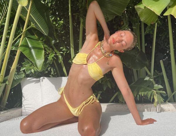 Gigi Hadid Poses In Sexy Bikini 