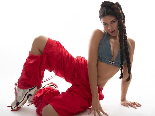 Jacqueline-Fernandez-Sporty