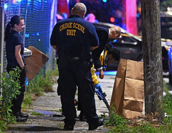 Man Kills 4 members Philadelphia USA