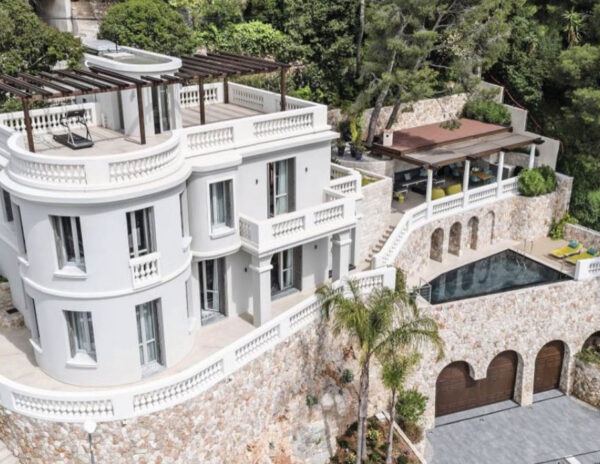 Massive Villa Of Ukraine President 