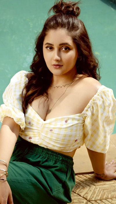 Rashami Desai Sizzling Stills