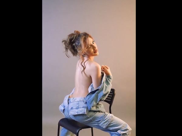 Shirtless-Nikki-Tamboli