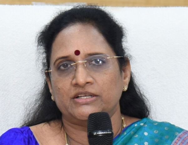 Vasireddi-Padma-Mahila-commission