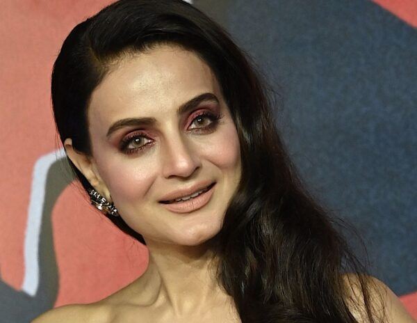Actress’s U-Turn on OTT Is Full of Gay-Lesbianism