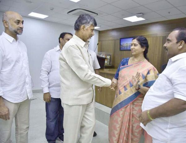 Galla-Aruna-Back-Direct-Politics