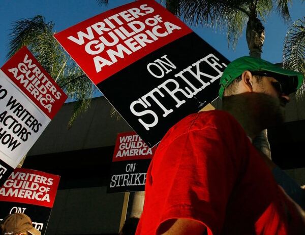 Hollywood End Writers Strike