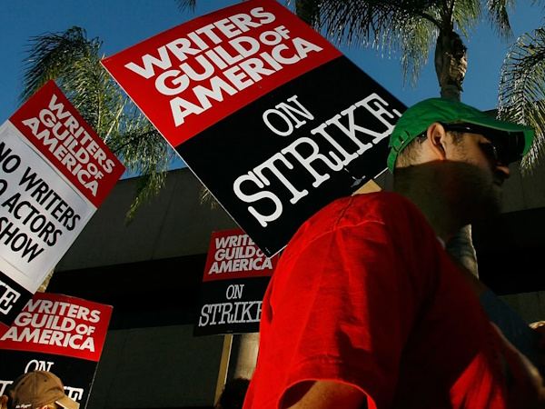 Hollywood-End-Writers-Strike