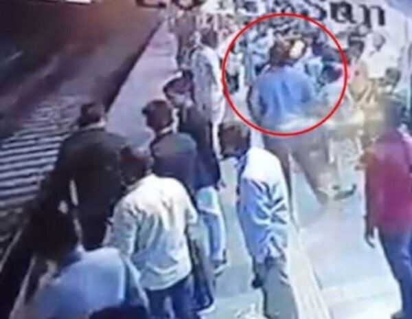 People Lynch Man Till Train Runs Over Him