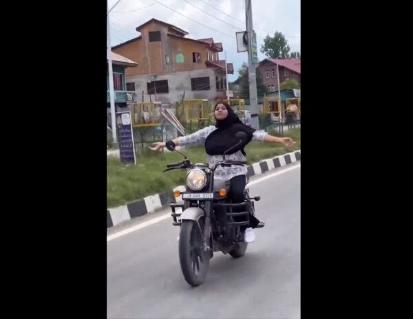 Police Stunt Girl Bike