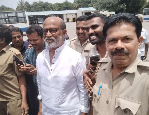 Rajinikanth-Bengaluru-Bus-Station