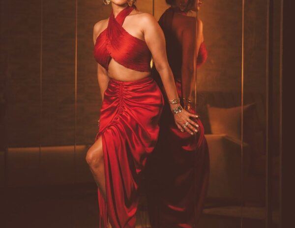 Sexy Sunny Looks Red Hot!
