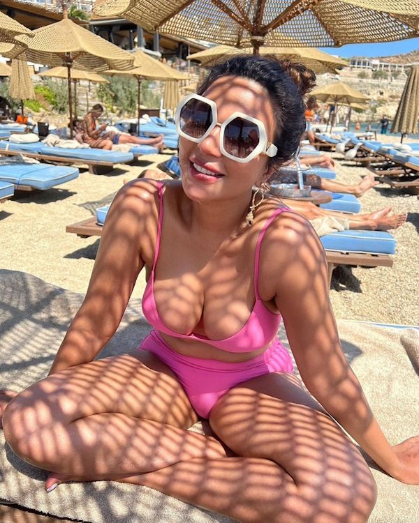 Shama-Sikander-Bikini-Babe