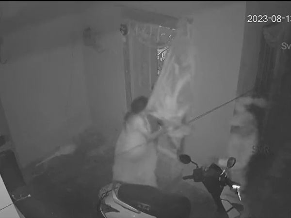 Telengana-Woman-Fights