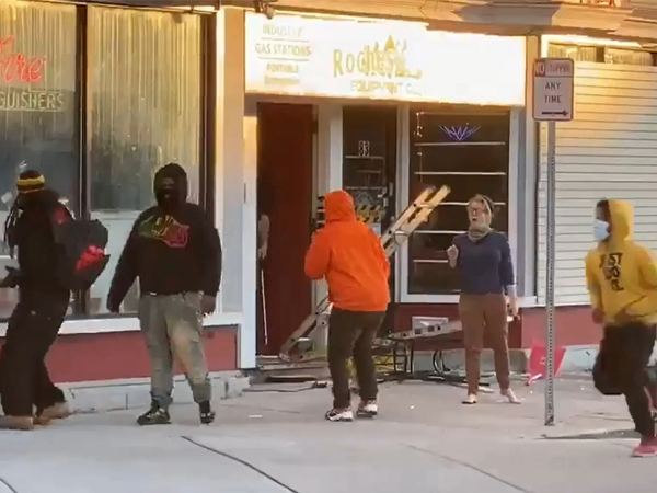 America On Loose Store Woman Beaten