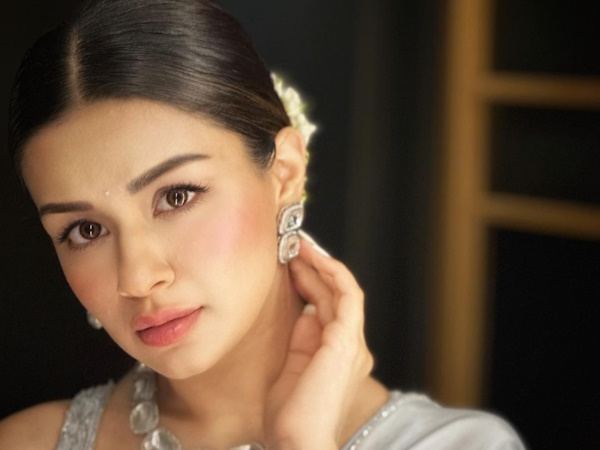 Avneet-Kaur-Silver-Saree