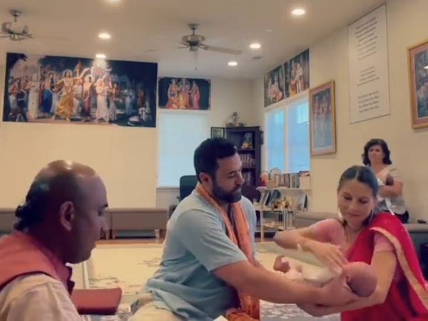 Jamming-Hindu-Pandits