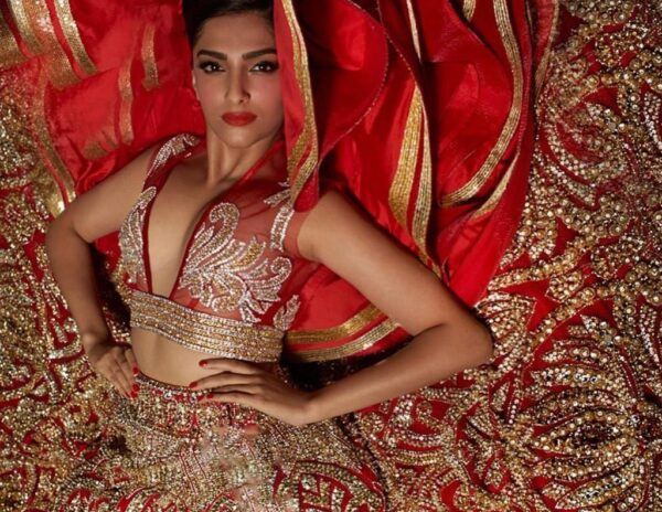 Pic Talk Majestic & Sexy In Red