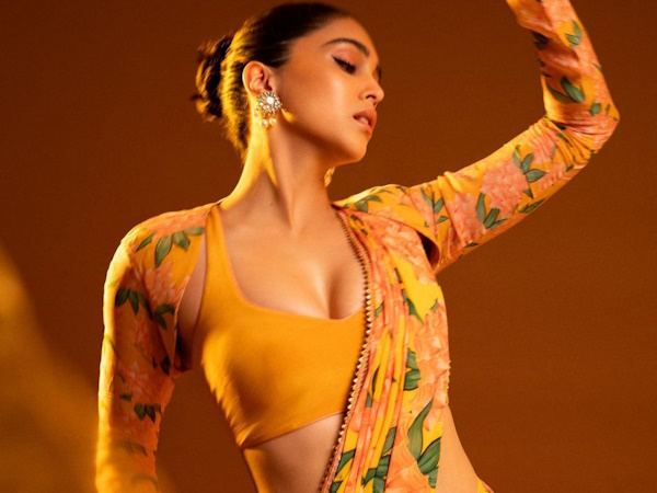 Sharvari-Saree-Instagram