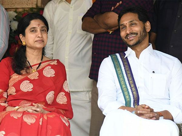 YS Bharathi YS Jagan