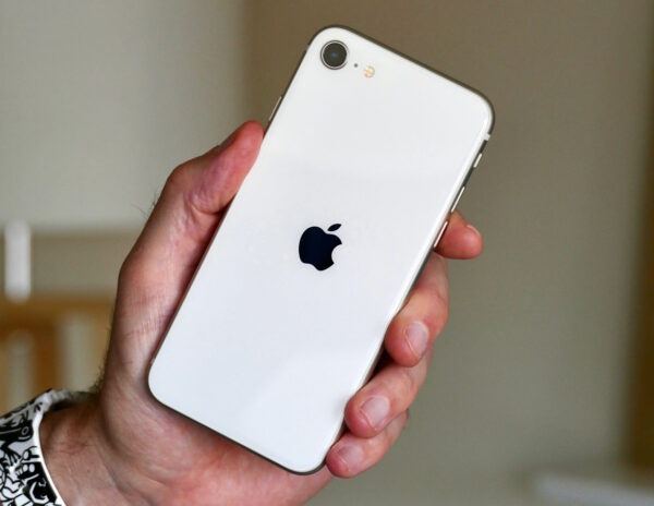 iPhone price gap