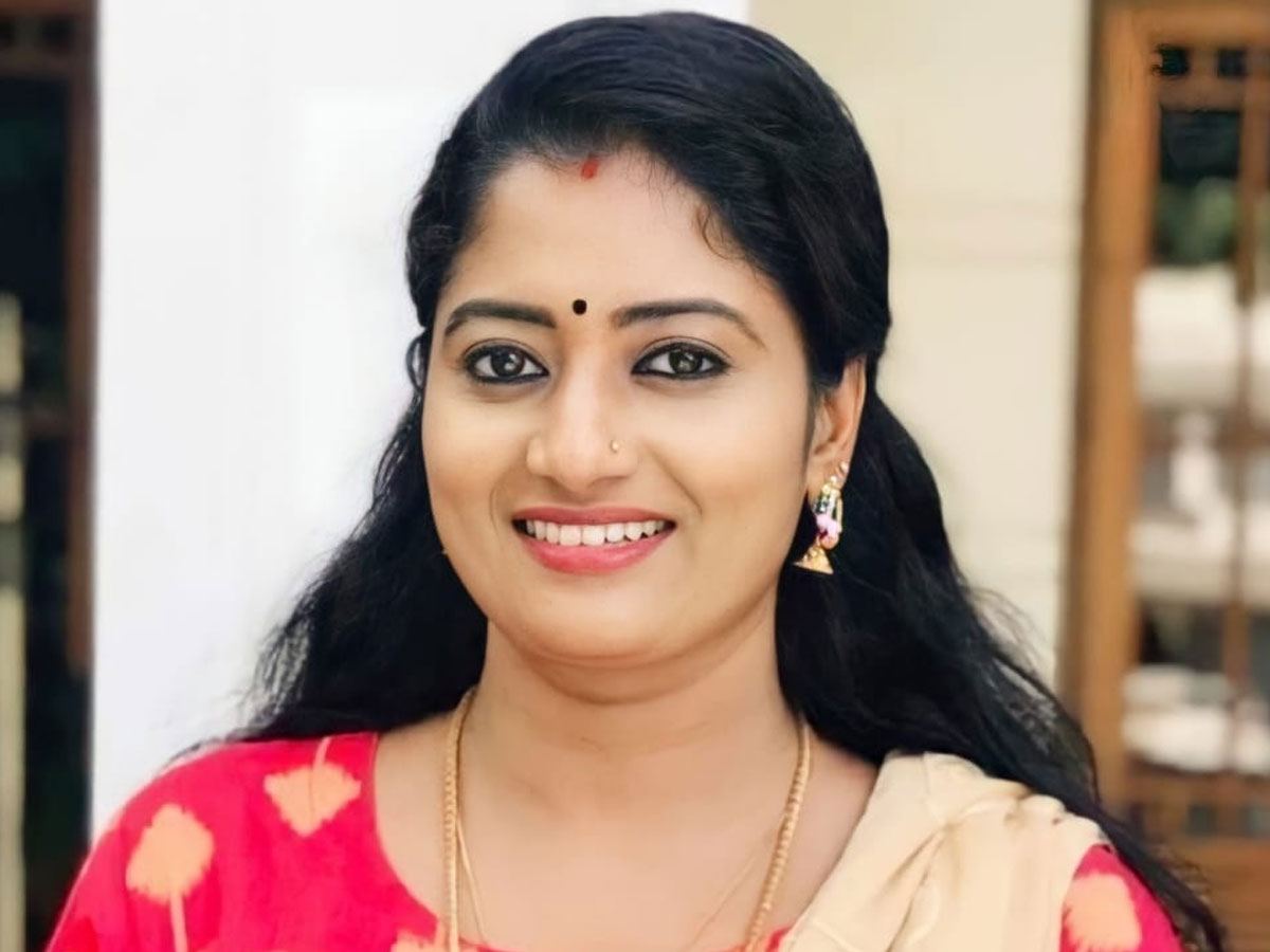 Actress Renjusha Menon Suicide