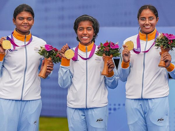 India-Wraps-100-Medals