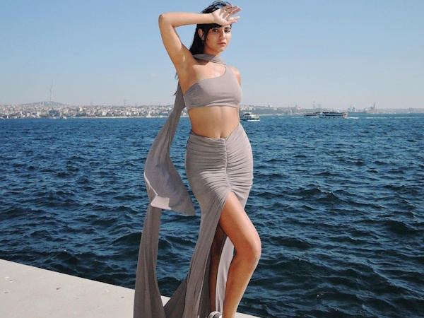 Radhika-Seth-Vacation