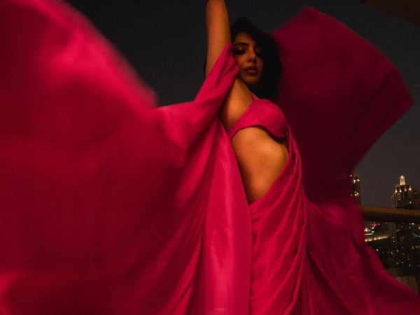 Samantha's Sexy Saree