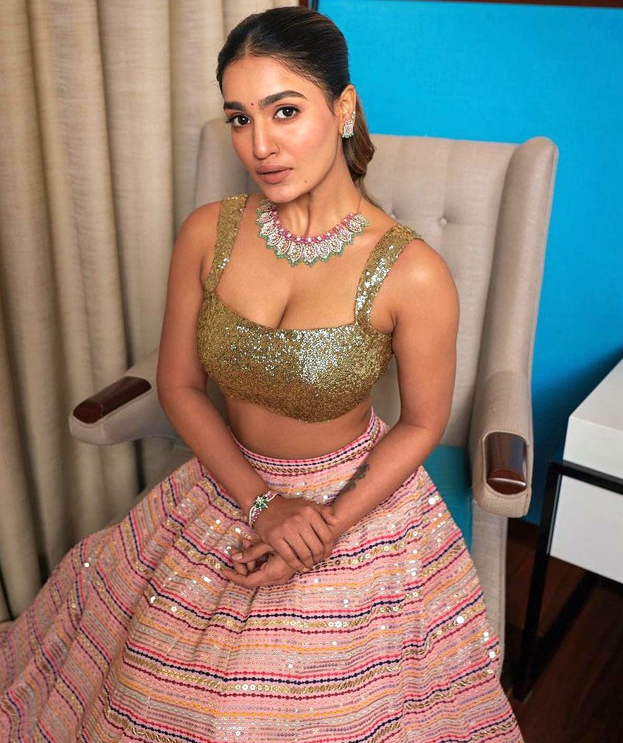 Saniya Iyappan Hot