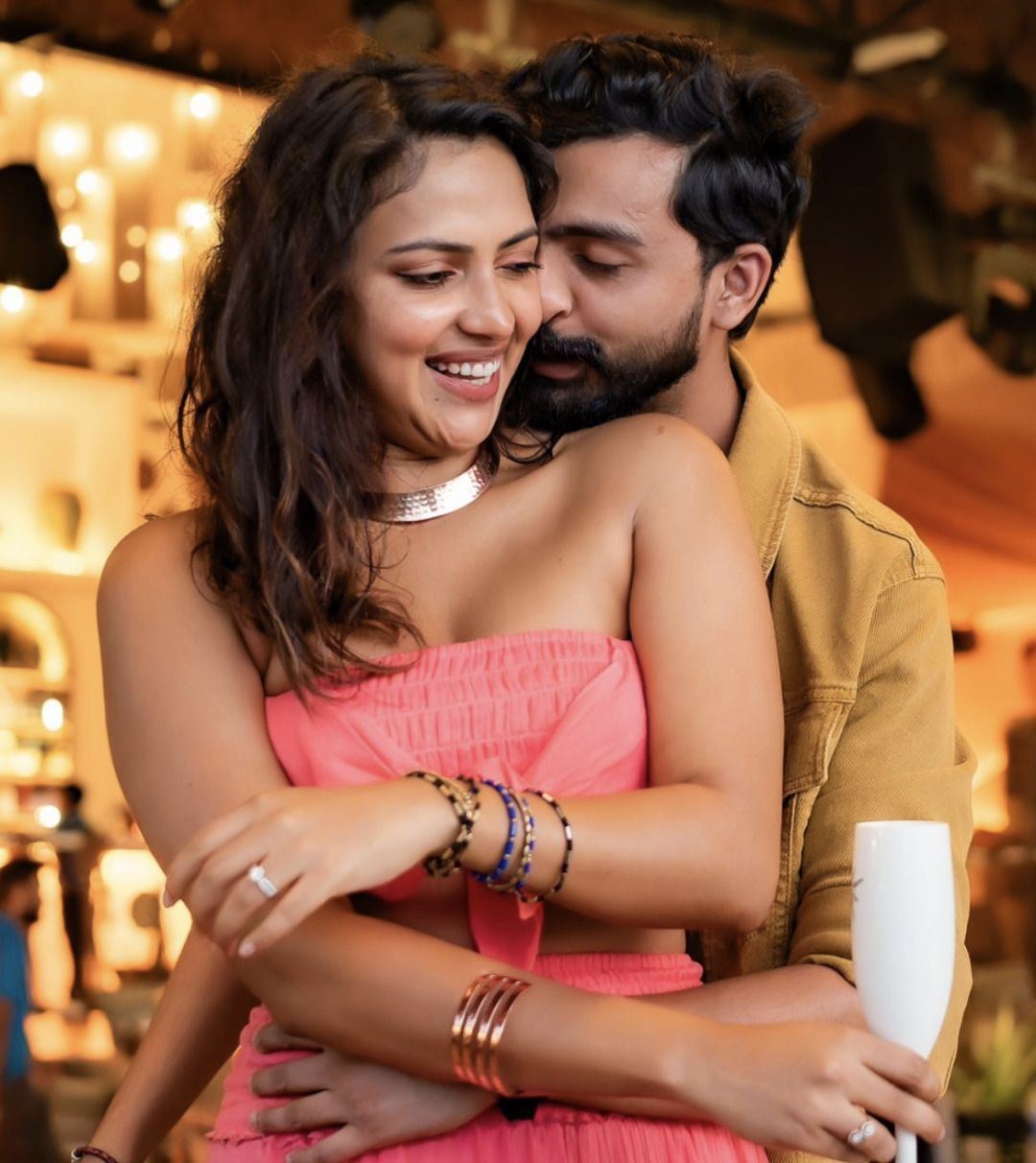Viral: Boyfriend Proposes To Amala Paul!
