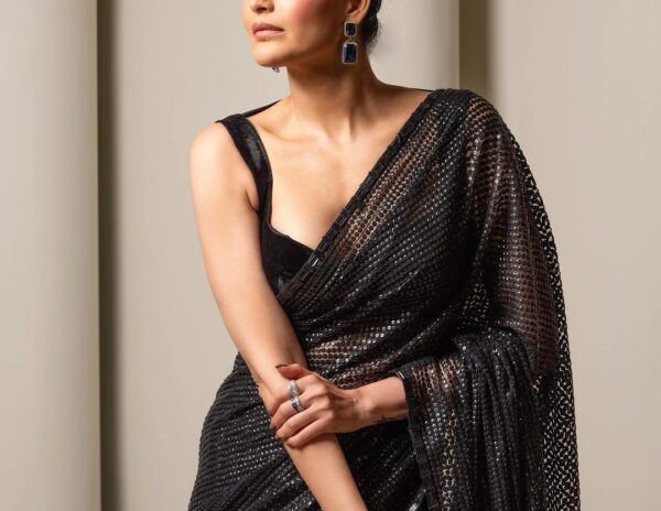 Strong Saree Look