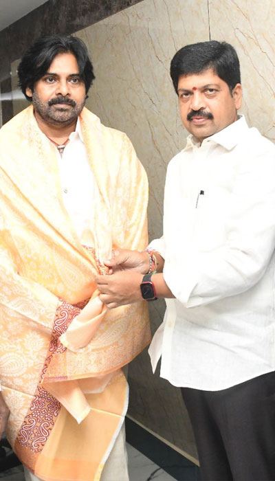 TDP Leaders With Pawan Kalyan