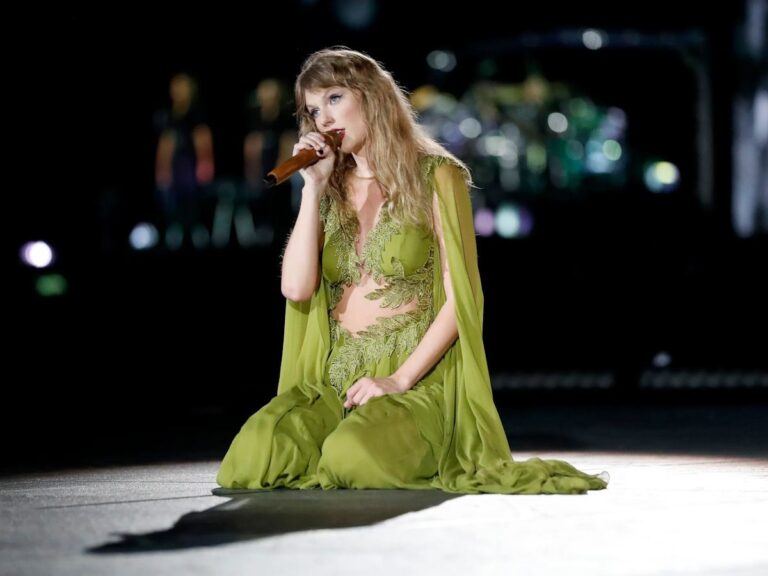 Taylor Swift Billionaire