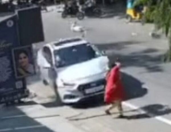 Video Speedy Car Runs Over A Woman