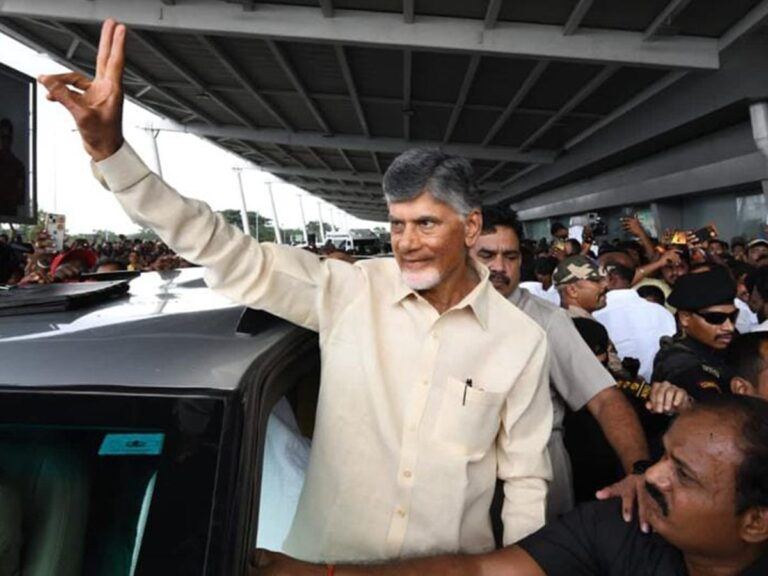 Chandrababu-Naidu-Renigunta-Airport