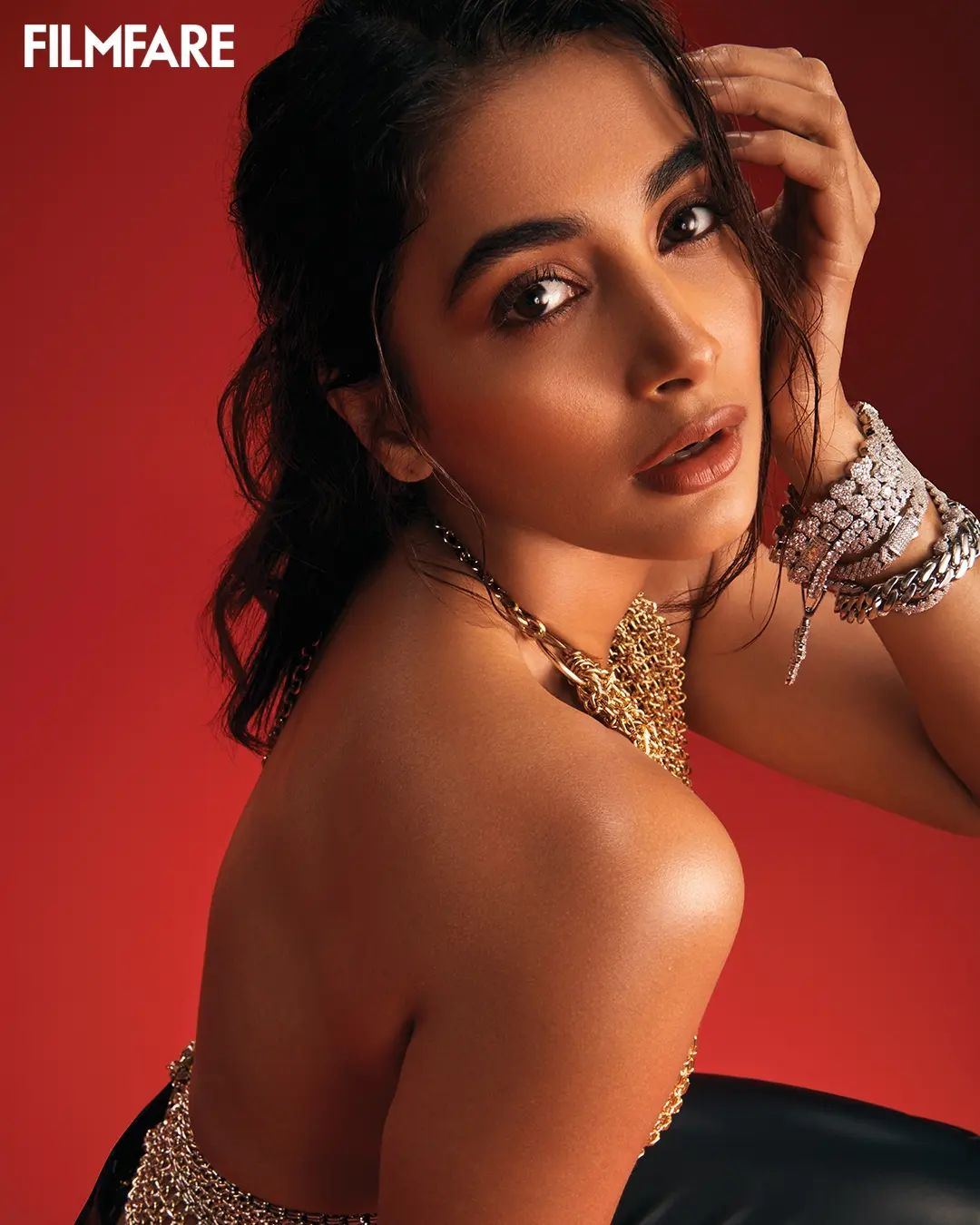 Hot Pics: Pooja Hegde Stuns in Modern Poses