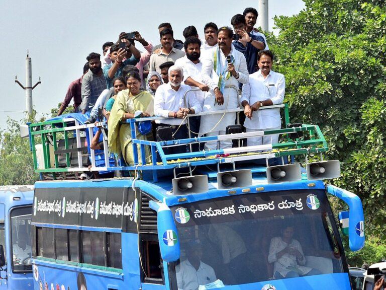 Jagan-ysrcp-samajika-sadhikara-bus-yatra
