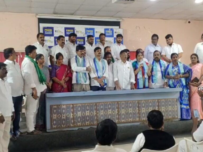 YSRTP Leaders Fault YS Sharmila