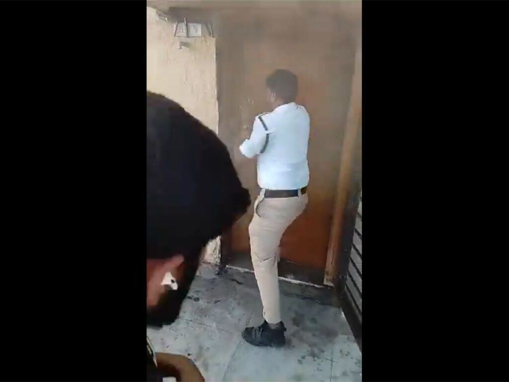 Brave Hyderabad Policeman Saves Many!