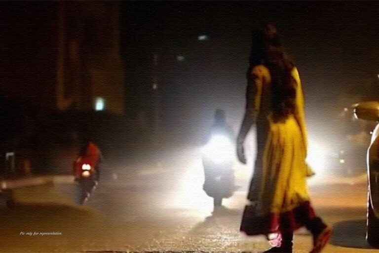Hyderabad-Girl-Bike-Lift-Scam